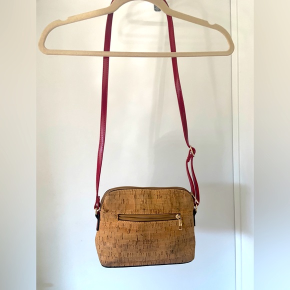 Portuguese cork and red vegan leather purse - Picture 3 of 13